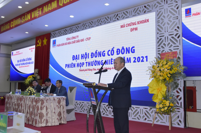 Ông Đinh Văn Sơn – Thành viên HĐTV PVN phát biểu tại phiên họp. Ảnh: Đình Khôi.
