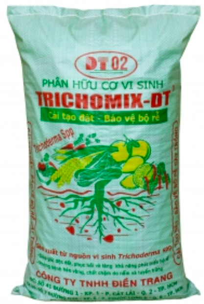 Phân hữu cơ vi sinh Trichomix - DT (loại 50kg/bao) do Công ty TNHH Điền Trang. Ảnh: Đức Trung.