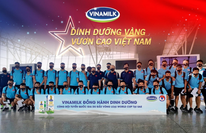 Vinamilk tự hào mang đến nguồn dinh dưỡng vàng đồng hành cùng đội tuyển quốc gia du đấu vòng loại World Cup tại UAE. Ảnh: Đỗ Hưng.