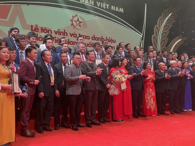 Quang cảnh Lễ tôn vinh và trao danh hiệu Nông dân Việt Nam xuất sắc năm 2021. Ảnh: Ngọc Vân.
