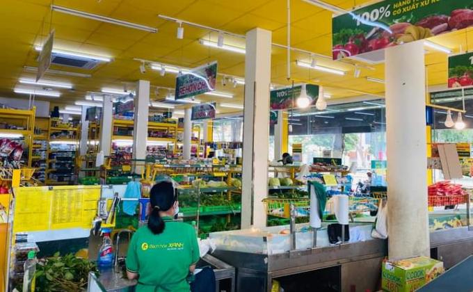 Các cửa hàng Bách hóa xanh cũng tích cực dự trữ hàng hóa đủ cung ứng cho người tiêu dùng. Ảnh: CTV.