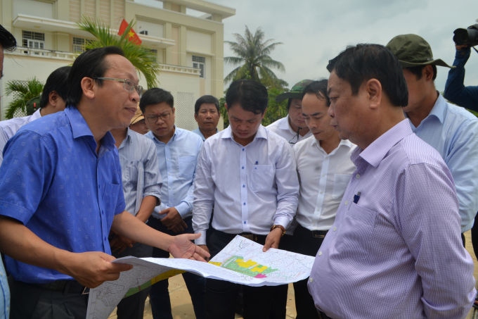 Leaders of the Ministry of Agriculture and Rural Development inspect key irrigation works in Tay Ninh province. Photo: Tran Trung.