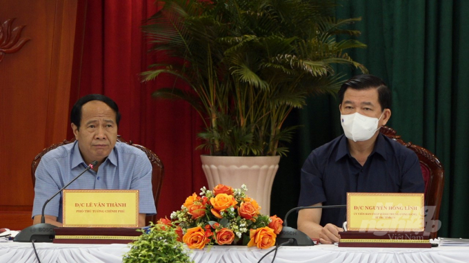 Phó Thủ tướng Lê Văn Thành (bên trái) phát biểu chỉ đạo. Ảnh: Minh Sáng.
