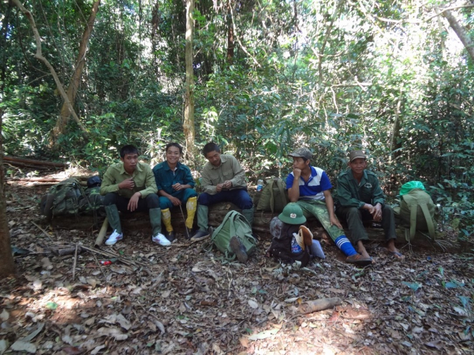 Công tác tuần tra bảo vệ rừng của cán bộ kiểm lâm và cộng đồng nhận khoán tại Vườn Quốc gia Bù Gia Mập được duy trì thường xuyên. Ảnh: ĐT.