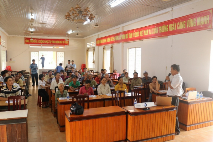 Trung tâm Khuyến nông tỉnh Tây Ninh tổ chức tập huấn cho người trồng sắn tại địa phương. Ảnh: Tây Ninh.