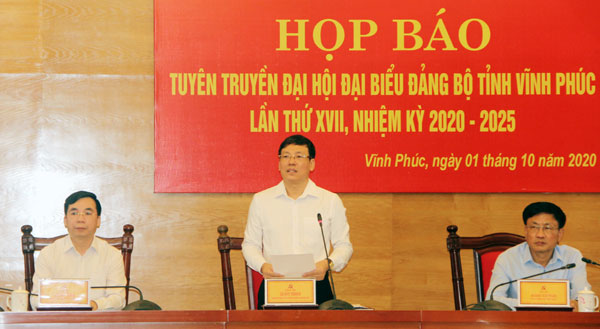 Ông Lê Duy Thành, Phó Bí thư Tỉnh ủy phát biểu tại buổi họp báo.