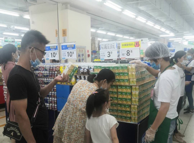 Lần đầu tiên một thương hiệu sữa của Việt Nam được phân phối tại một trong những hệ thống siêu thị nổi tiếng nhất thế giới.