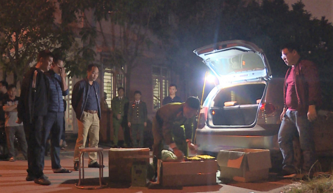 Văn phòng Cơ quan CSĐT Công an tỉnh Phú Thọ bắt quả tang đối tượng Tô Văn Huy có hành vi tàng trữ và vận chuyển hơn 50kg pháo nổ.