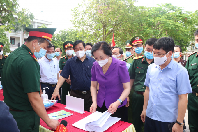 Bộ trưởng Bộ Nội vụ cùng đoàn công tác của Hội đồng bầu cử quốc gia kiểm tra công tác chuẩn bị bầu cử tại Vĩnh Phúc.