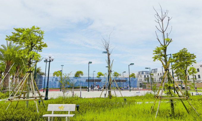 Khu liên hợp thể thao gồm sân tennis, bóng đá, cầu lông… trong khuôn viên dự án TNR Stars Diễn Châu.