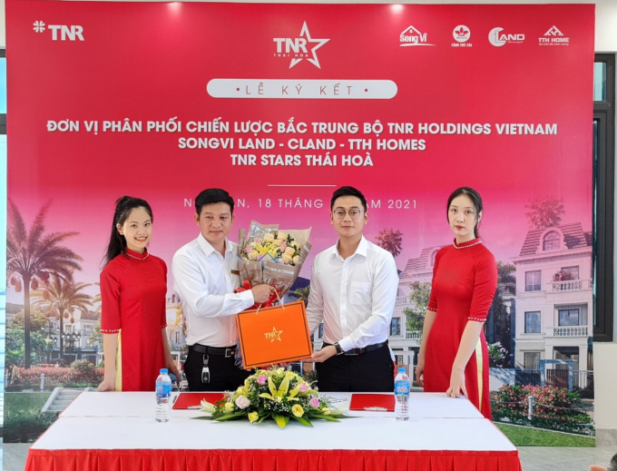 Để dự án tìm được các chủ nhân xứng tầm, TNR Holdings Vietnam đã lựa chọn và quyết định hợp tác với các đơn vị phân phối chiến lược gồm: SongVi Land, CLand, TTH Homes.