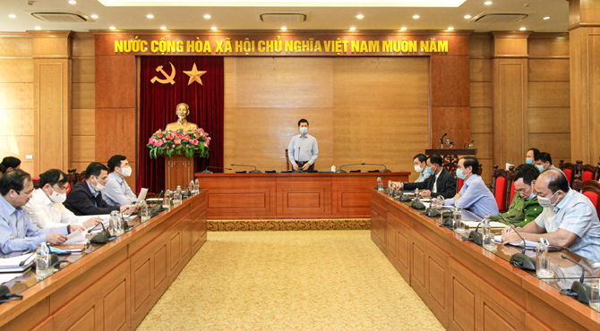 Phó Chủ tịch UBND tỉnh Vĩnh Phúc Nguyễn Văn Khước phát biểu chỉ đạo tại buổi làm việc với 11 đoàn kiểm tra. Ảnh: Đức Hiền.