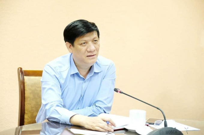 GS.TS Nguyễn Thanh Long, Quyền Bộ trưởng Y tế làm việc trực tuyến với 'Bộ Chỉ huy tiền phương'. Ảnh: Bộ Y tế.