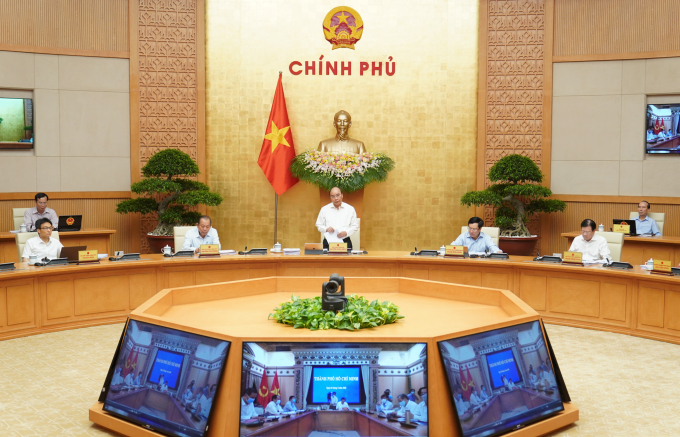 Thủ tướng Nguyễn Xuân Phúc chủ trì phiên họp Chính phủ tháng 8/2020. Ảnh: VGP.