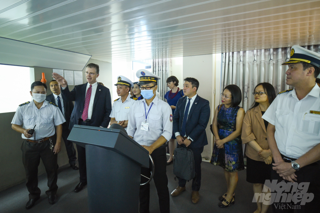 Đại sứ Mỹ Daniel J. Kritenbrink cũng cam kết sẽ luôn đồng hành, ủng hộ trường Đại học Hàng hải trong các chương trình hợp tác với các đối tác Mỹ.