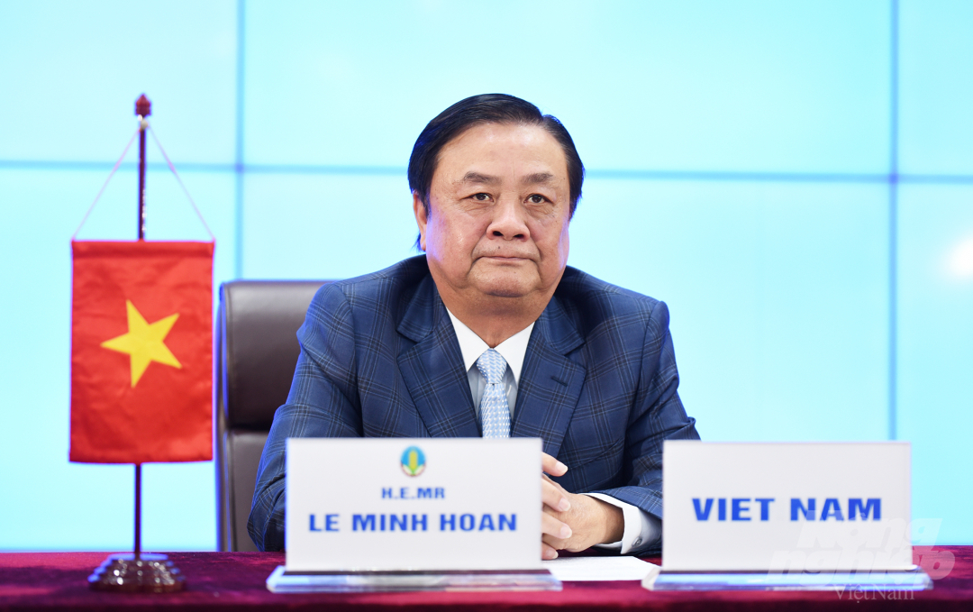 Bộ trưởng Lê Minh Hoan phát biểu về tái cơ cấu nông nghiệp thích ứng với biến đối khí hậu nhân dịp Hội nghị Bộ trưởng Nông nghiệp về Chuyển đổi sang nông nghiệp bền vững. Ảnh: Trần Quốc Nhật.