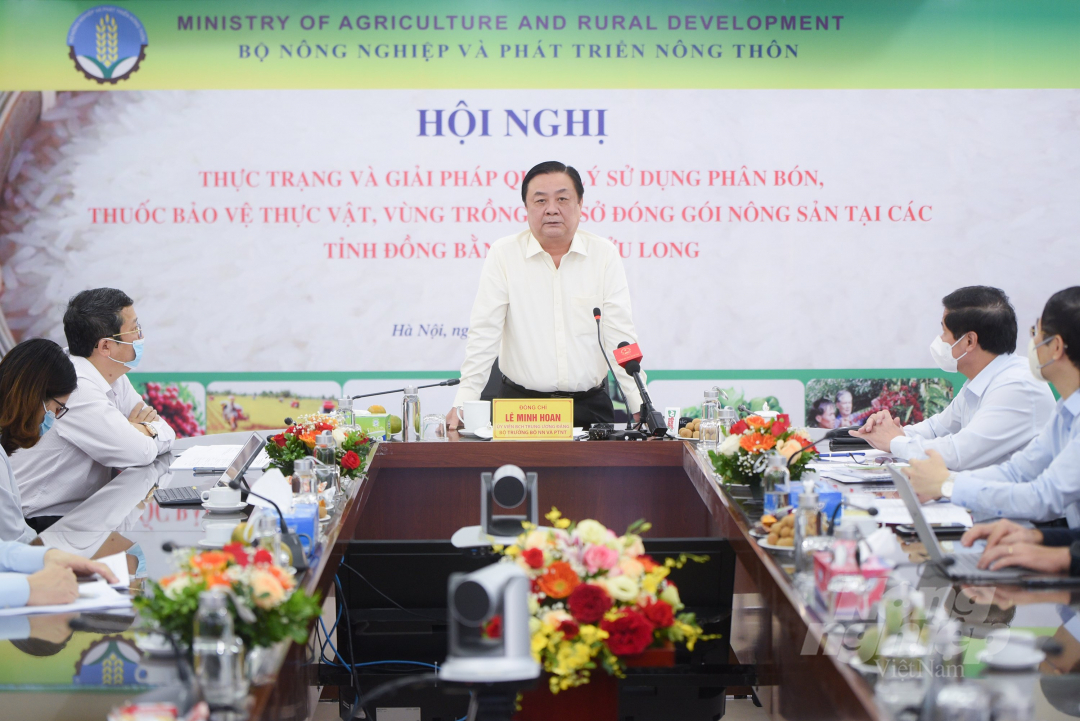 Bộ trưởng Lê Minh Hoan chủ trì hội nghị ngày 27/8. Ảnh: Tùng Đinh.