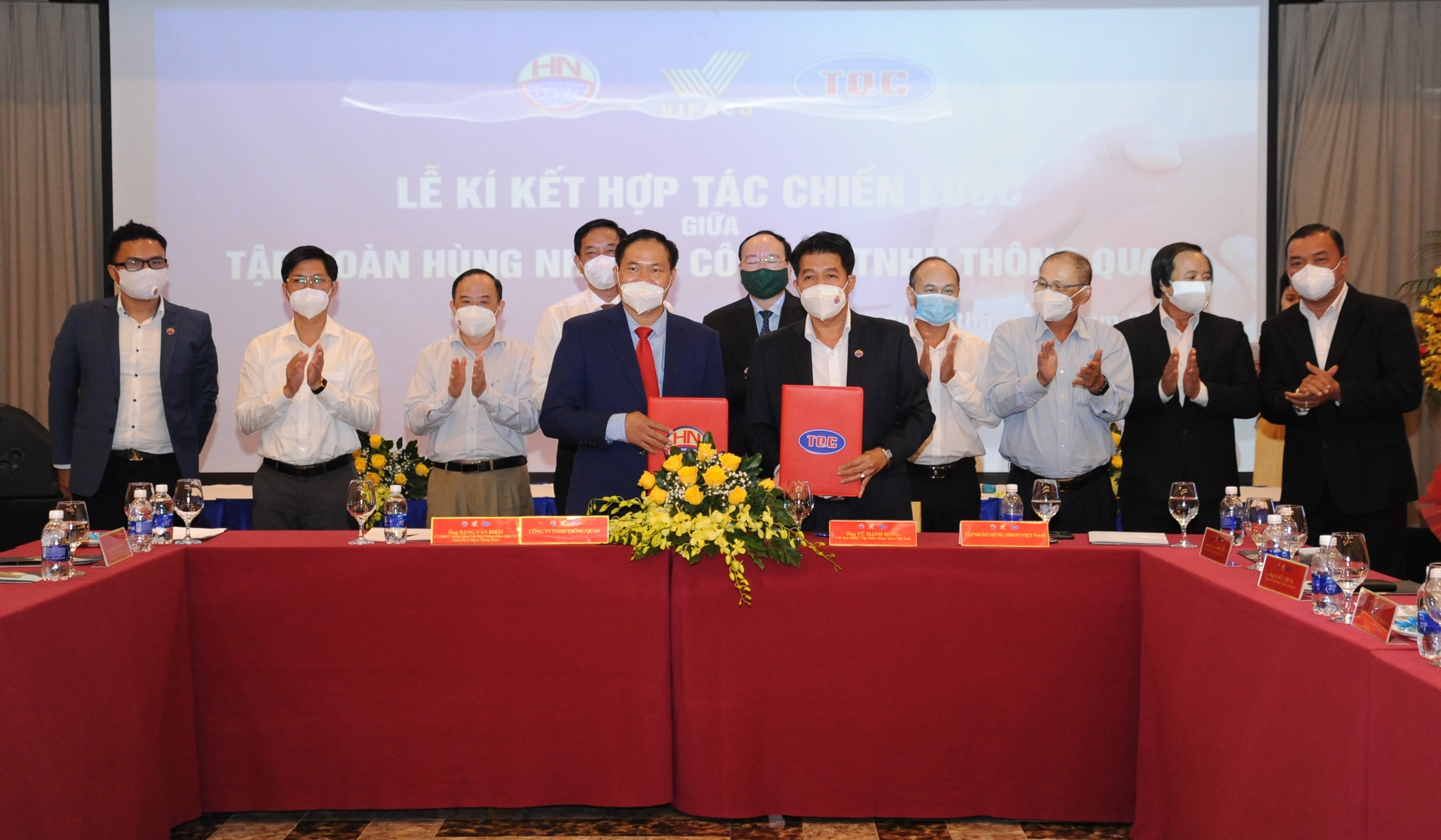 Lễ ký kết chương trình hợp tác chiến lược giữa Tập đoàn Hùng Nhơn và Công ty TNHH Thông Quan trong lĩnh vực logistics diễn ra ngày 5/11 tại Biên Hòa, Đồng Nai.
