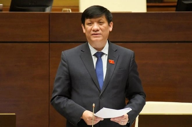 Bộ trưởng Y tế Nguyễn Thanh Long trả lời chất vấn trước Quốc hội sáng 10/11.