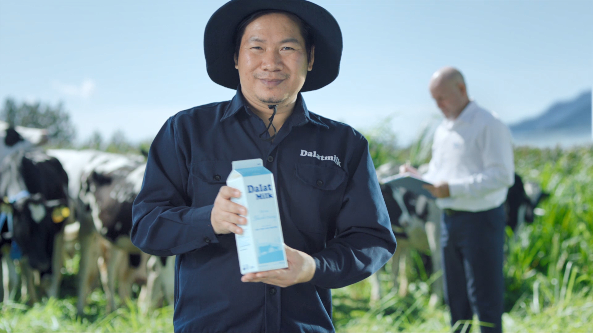 Những cánh đồng không hóa chất là điểm khởi đầu trong quy trình sạch của sữa tươi Dalatmilk - thương hiệu 'Di sản từ cao nguyên' được người tiêu dùng yêu thích.