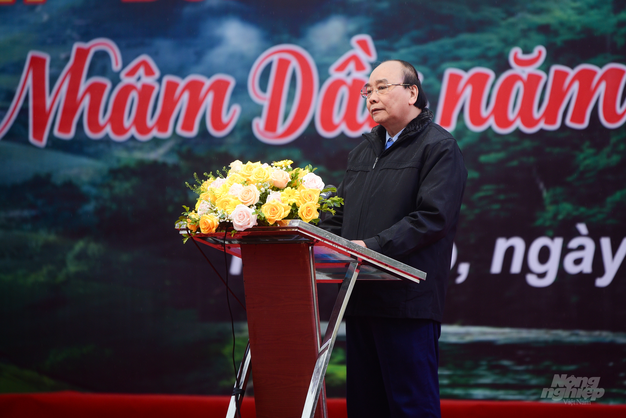 Chủ tịch nước Nguyễn Xuân Phúc phát động Tết trồng cây xuân Nhâm Dần 2022 tại Đền Hùng sáng 6/2. Ảnh: Tùng Đinh.