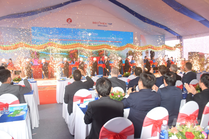 Lễ khởi công Dự án Khu Công nghiệp, đô thị và dịch vụ Becamex VSIP Bình Định. Ảnh: Vũ Đình Thung.