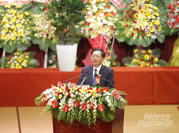 Ông Hồ Quốc Dũng, Chủ tịch UBND tỉnh Bình Định, phát biểu tại đại hội. Ảnh: Vũ Đình Thung.