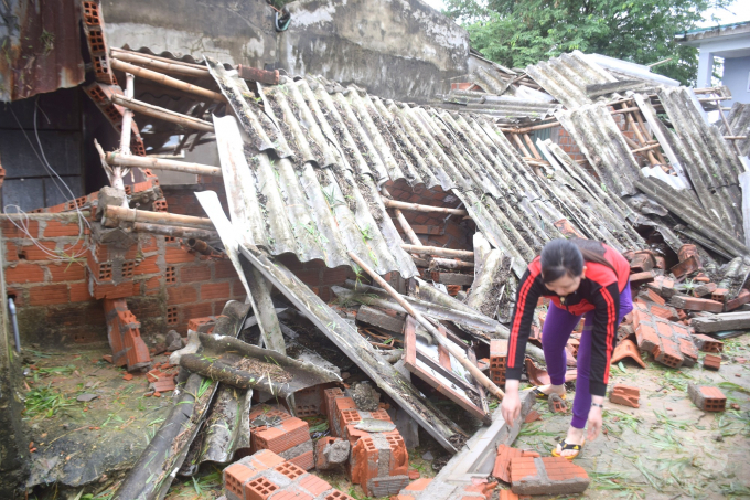 Bình Định còn có 71 nhà sập trong bão số 9. Ảnh: Vũ Đình Thung.