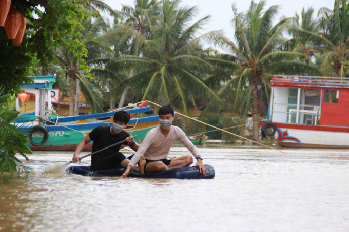 Nhiều địa phương phương trên địa bàn tỉnh Quảng Nam bị ngập sâu do mưa lớn. Ảnh: L.K