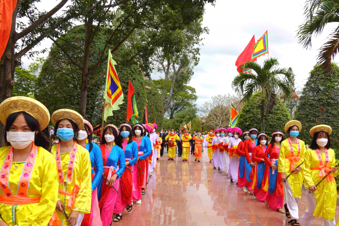 Toàn cảnh lễ dâng hương, dâng hoa tại Bảo tàng Quang Trung. Ảnh: Đ.T.