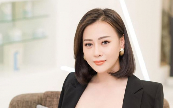 Ngoài đóng phim, Phương Oanh còn thử sức với lĩnh vực kinh doanh mỹ phẩm. Người đẹp 'Lựa chọn số phận' hiện tại đang là CEO của một công ty mỹ phẩm liên kết với nước ngoài.