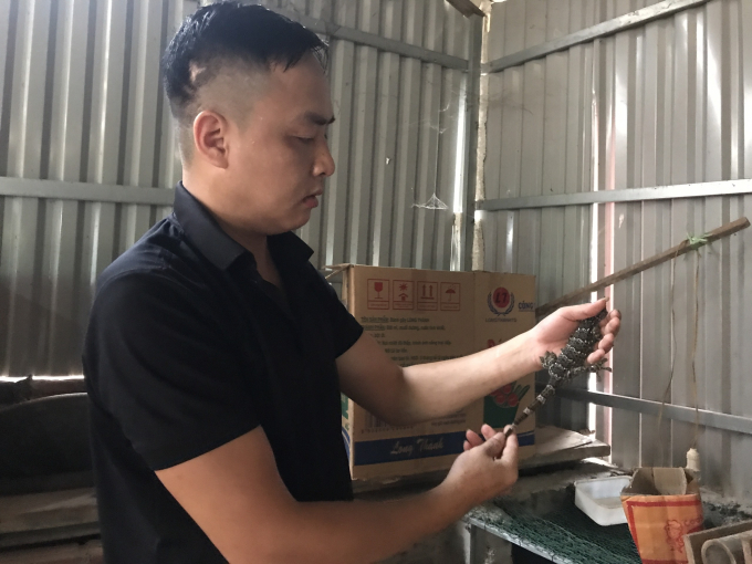 Tú mở thêm mô hình nuôi tắc kè, hướng dẫn cho nhiều hộ khác tại xã Đồng Lạc, huyện Chợ Đồn, Bắc Kạn. Ảnh: Tâm Tình.