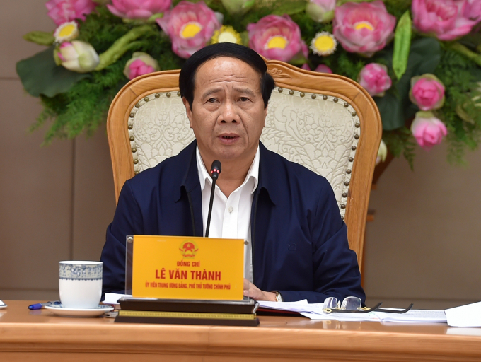 Phó Thủ tướng Lê Văn Thành nêu rõ, Thủ tướng Chính phủ, các bộ, ngành, địa phương sẽ khẩn trương có các giải pháp hỗ trợ tiêu thụ, dần bình ổn giá, bảo đảm lợi ích hài hoà của các bên. Ảnh: VGP/Đức Tuân.