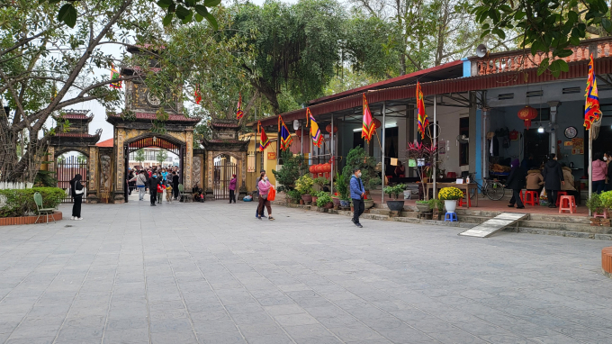 Làng Diềm là tên gọi nôm của thôn Viêm Xá, xã Hòa Long, thành phố Bắc Ninh. Vốn nổi tiếng là cái nôi của những làn điệu dân ca quan họ, cách Hà Nội chỉ khoảng 40 km. Ngôi làng cổ của vùng quê Kinh Bắc này từ lâu đã trở thành điểm đến yêu thích của nhiều du khách.