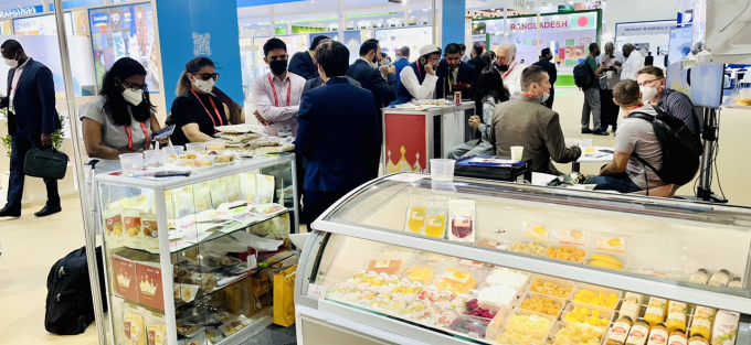 Gian hàng của Nafoods tại Hội chợ Gulfood Dubai 2022 với đa dạng các sản phẩm: hoa quả sấy dẻo, nước ép, hạt dinh dưỡng...