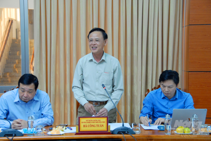 Thứ trưởng Hà Công Tuấn chỉ đạo công tác PCCR tại An Giang. Ảnh: Lê Hoàng Vũ.