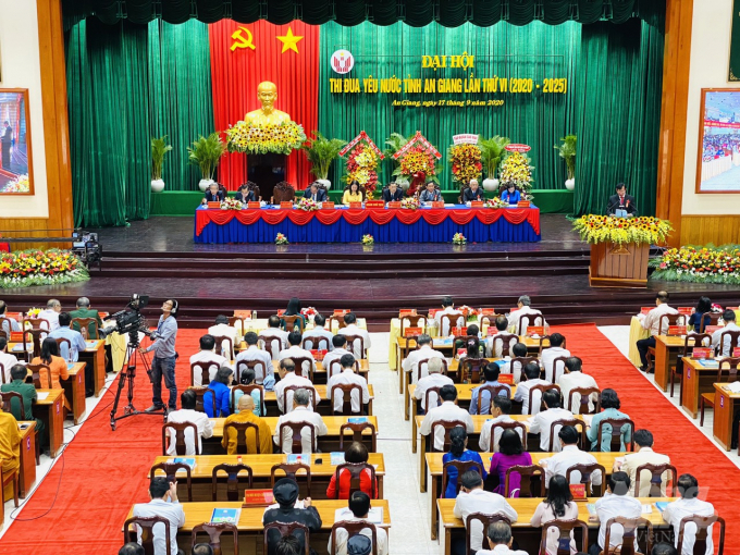 UBND tỉnh An Giang đã long trọng tổ chức Đại hội thi đua yêu nước lần thứ V (2015-2020). Ảnh: Lê Hoàng Vũ.