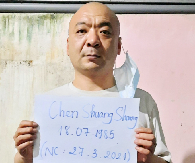 Một trong 4 đối tượng người Trung Quốc bị lực lượng chức năng phát hiện bắt giữ. Ảnh: Nghiêm Túc.