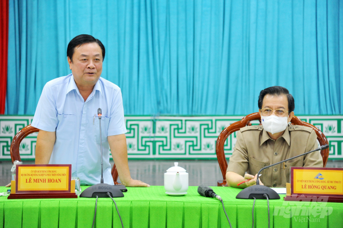 Bộ trưởng Bộ NN-PTNT Lê Minh Hoan phát biểu tại buổi làm việc với UBND tỉnh An Giang. Ảnh: Lê Hoàng Vũ.