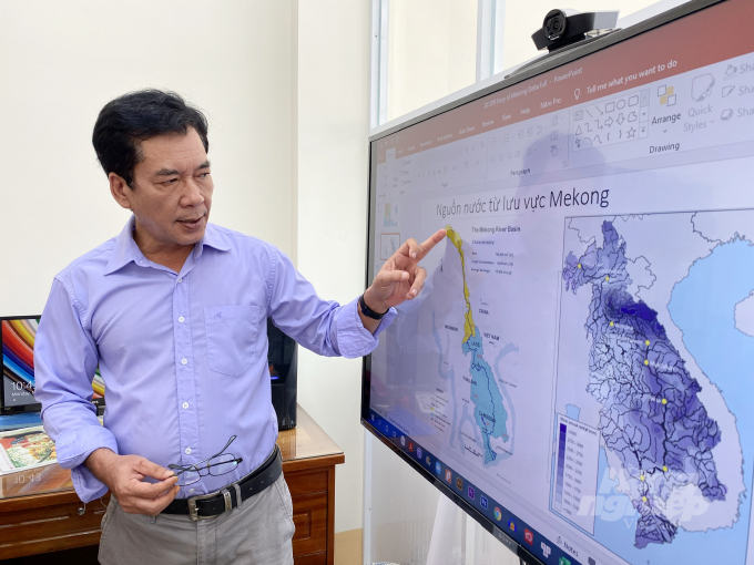 Ông Nguyễn Hữu Thiện, chuyên gia nghiên cứu độc lập sinh thái ĐBSCL nói về Thủy điện Mekong làm chậm mùa lũ ở ĐBSCL. Ảnh: Lê Hoàng Vũ.