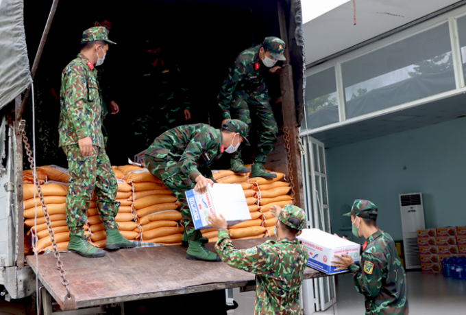 Đây là lần thứ hai, tỉnh Đồng Tháp tổ chức chương trình 'Nông sản Đồng Tháp – San sẻ yêu thương'. Ảnh: AN.