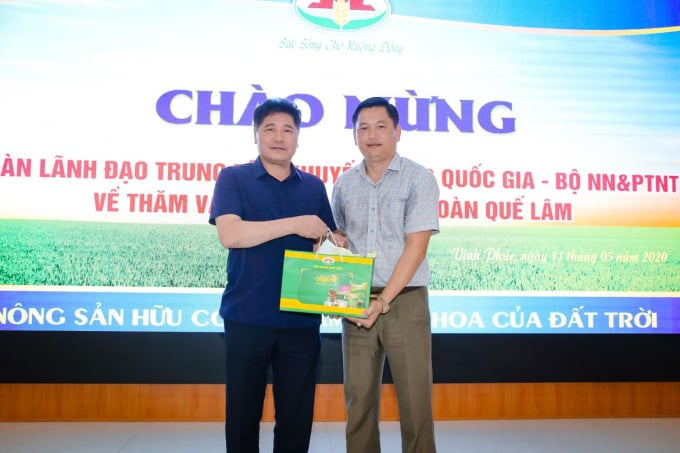 khac-ngoc-ba-181821_361.jpeg Sự hợp tác hướng đến mục tiêu vì người nông dân. Ảnh: HA.