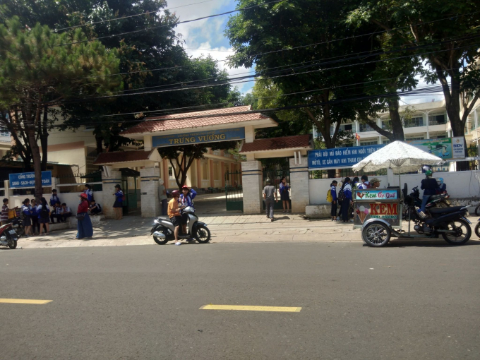 106453869_716910899097558_6019488143606192656_n-162748_662.jpg Đã xác minh người để lọt đề thi ngữ văn lớp 9 khiến học sinh phải thi lại