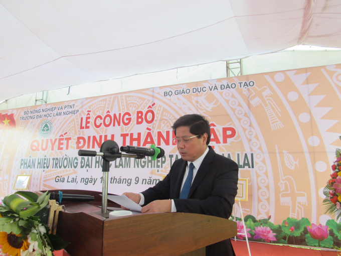 Thứ trưởng Bộ NN-PTNT Lê Quốc Doanh chỉ đạo tại buổi lễ