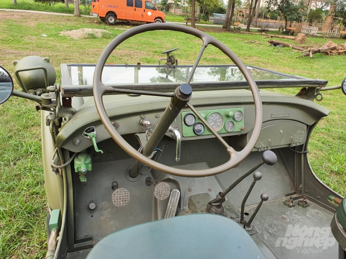 20210331_152655-002748_652.jpg Jeep Bantam có khoang lái khá đơn giản.