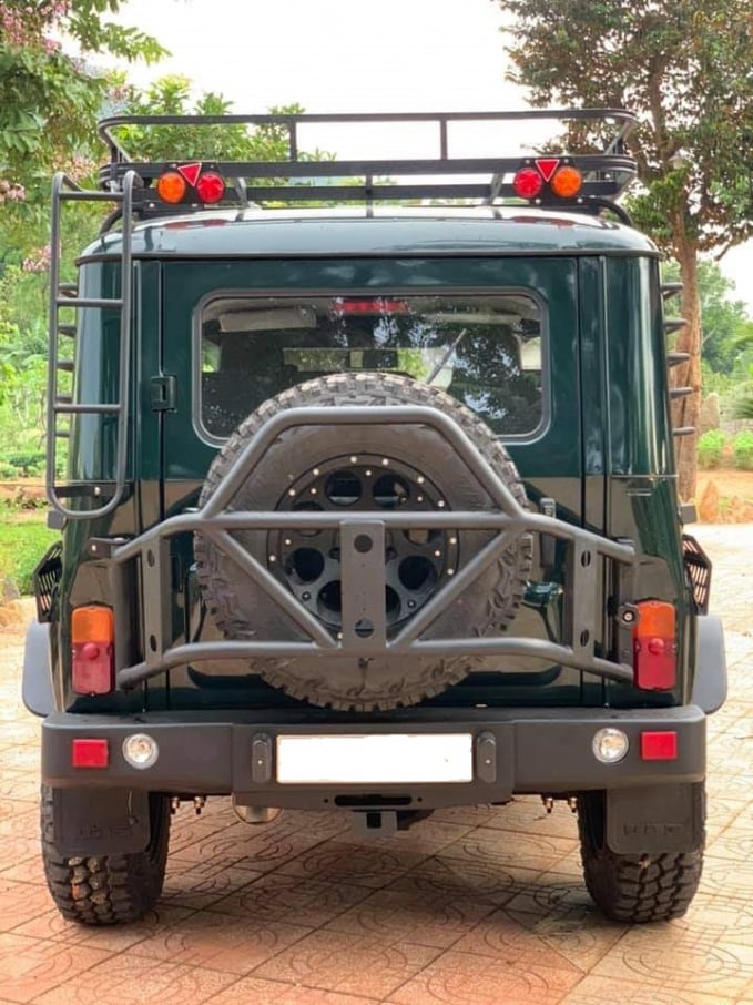 Phiên bản UAZ Hunter này được 'độ' sẵn từ Nga về với tên gọi 'Chase'.