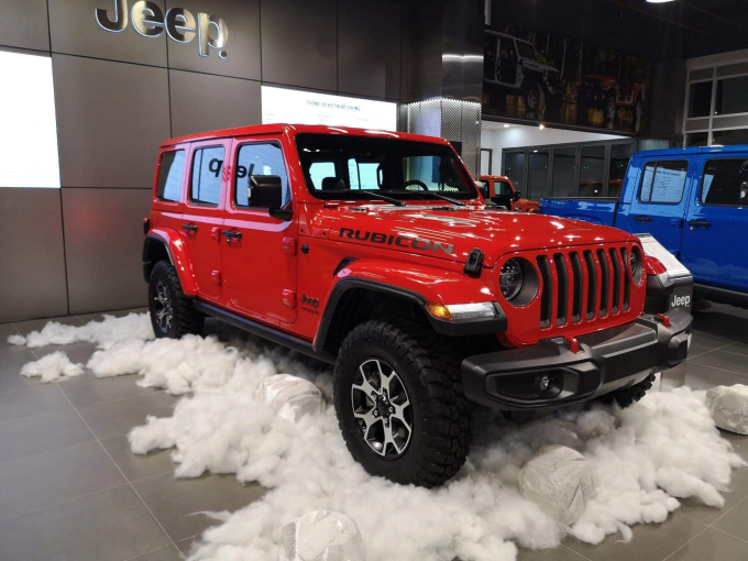 1-122822_897.jpg Mẫu xe Jeep mới được nhập về qua đại lý chính hãng của Jeep tại Việt Nam năm 2020.