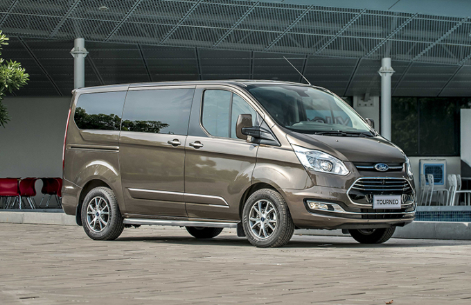 nn3-064656_388.jpg Quá nhiều yếu tố bất lợi khiến Ford Tourneo khó có cơ hội tồn tại ở Việt Nam.