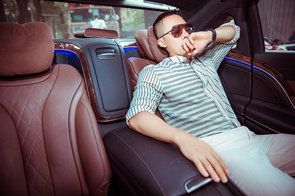 nn2-062327_875.jpg Mercedes-Maybach S500 có nội thất và tiện nghi sang trọng dành cho giới thương gia.