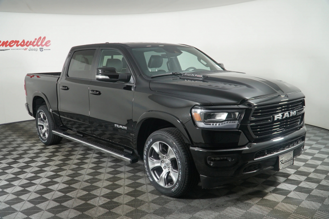 2-162903_704.jpg Dodge Ram 1500 Laramie sẽ là đối thủ xứng tầm với Jeep Gladiator và Ford F-150 Raptor.